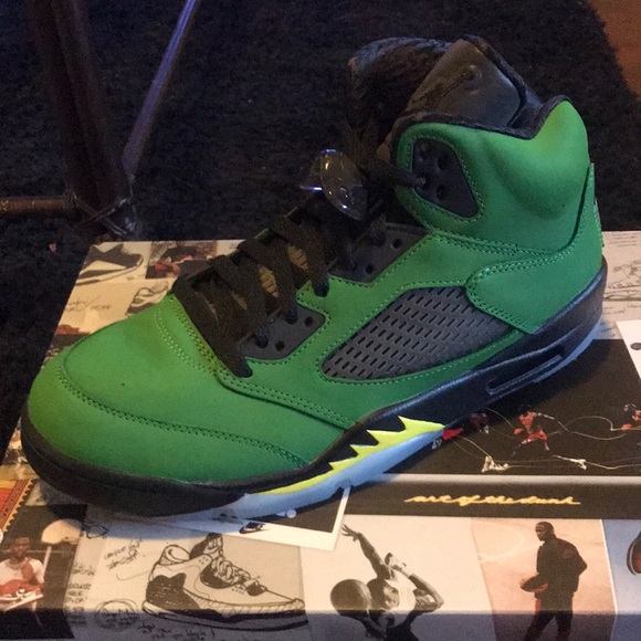 NEW AUTHENTIC JORDAN 5 OREGON SIZE 9.5